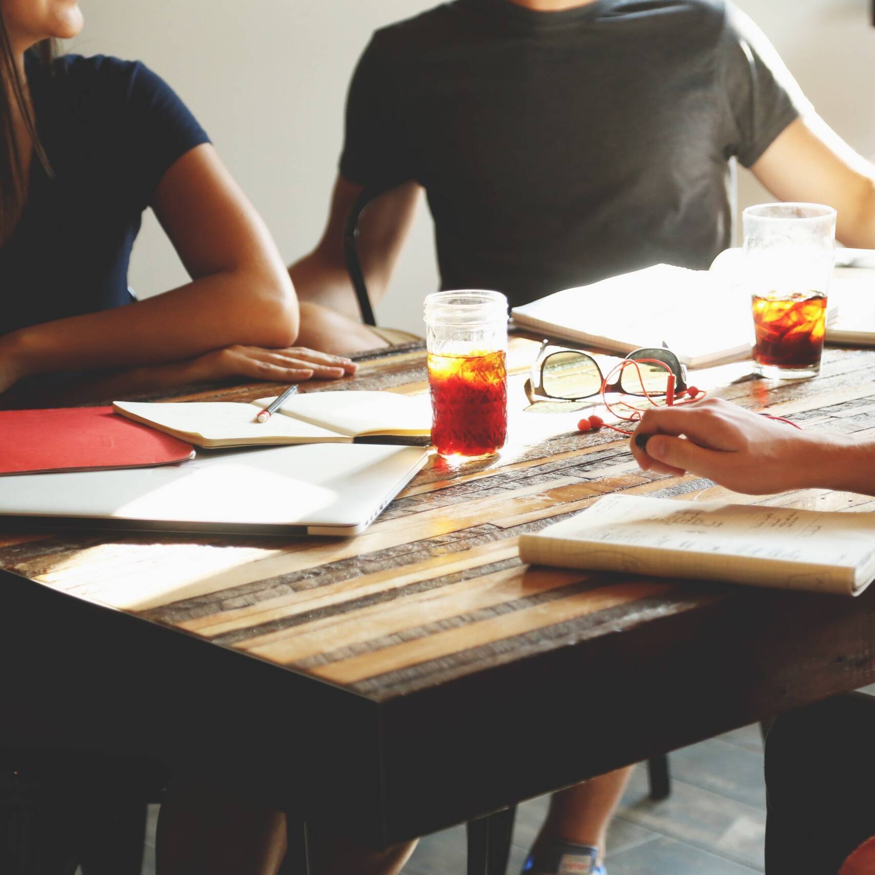 startupstockphotos-meeting-594091